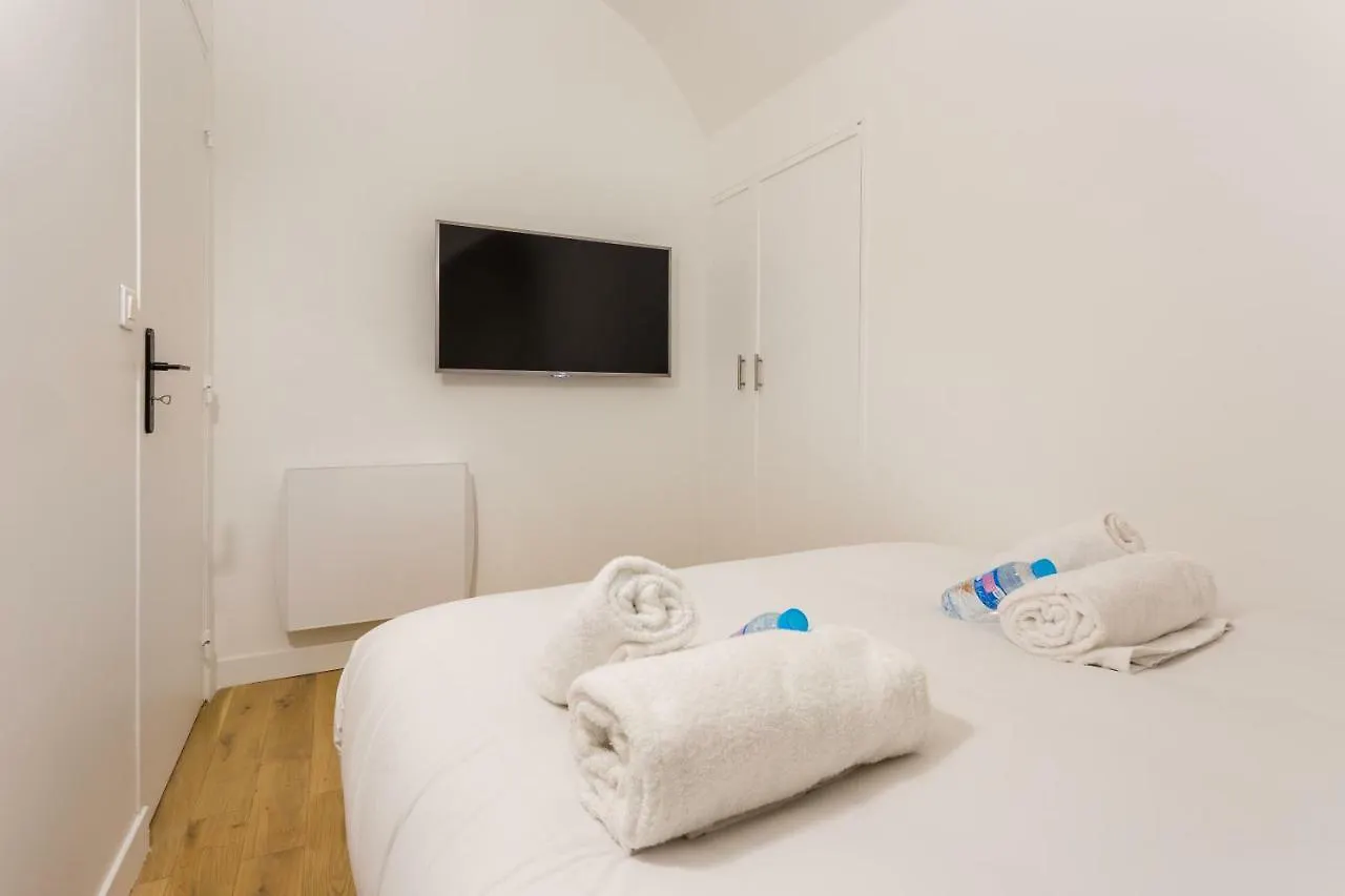 Apartament Cmg Rivoli/ Notre-dame Ii